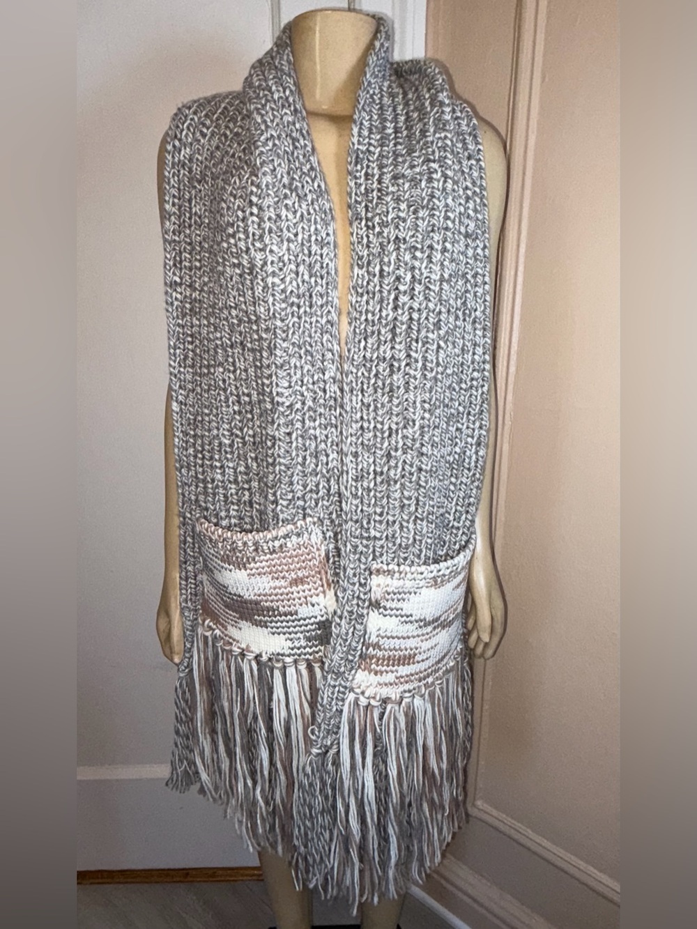 Anthropologie Marled Gray and Cream Chunky Knit Fringe Sweater Scarf With Pocket